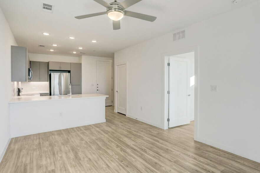 Building Photo - 4801 Springdale Rd