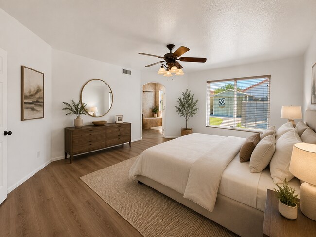 Building Photo - Spacious 4 Bedroom Pool Home in Quiet Cul De Sac