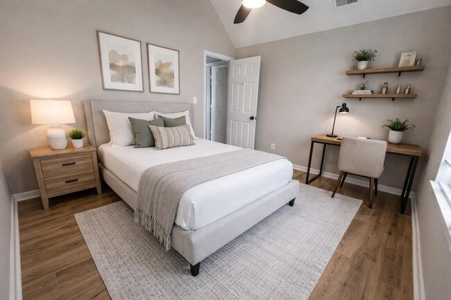 Building Photo - 5457 Sundale Way S