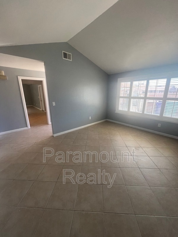 Building Photo - 974 Coral Dr