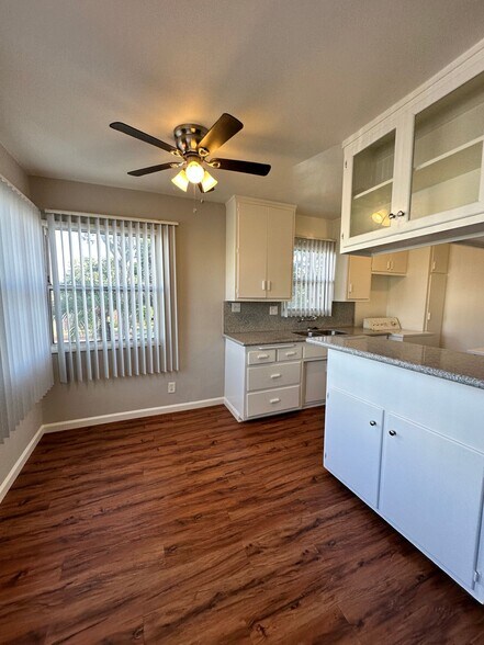 Primary Photo - 4640 E 4th St