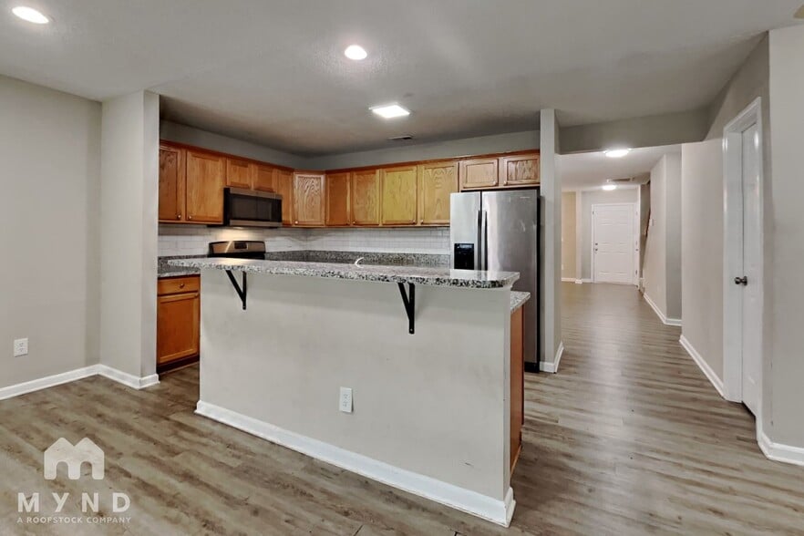 Building Photo - 4076 Clovelly Dr