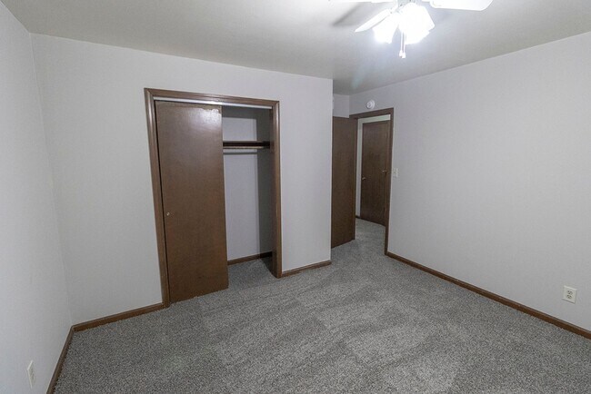 Building Photo - 4465-4467-4467 Santa Anna Dr