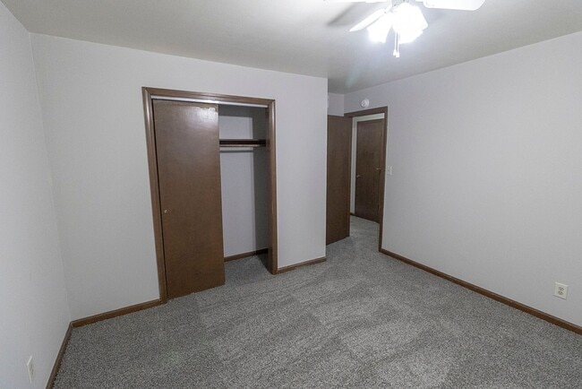 Building Photo - 4465-4467 Santa Anna Dr.