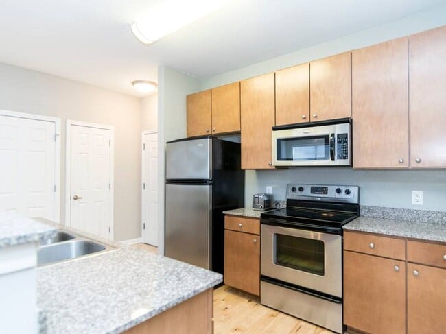 Building Photo - Texan Shoal Creek 2 Bed 2 Bath