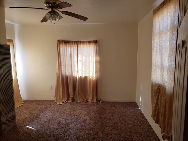 Building Photo - 160 S Maryland St