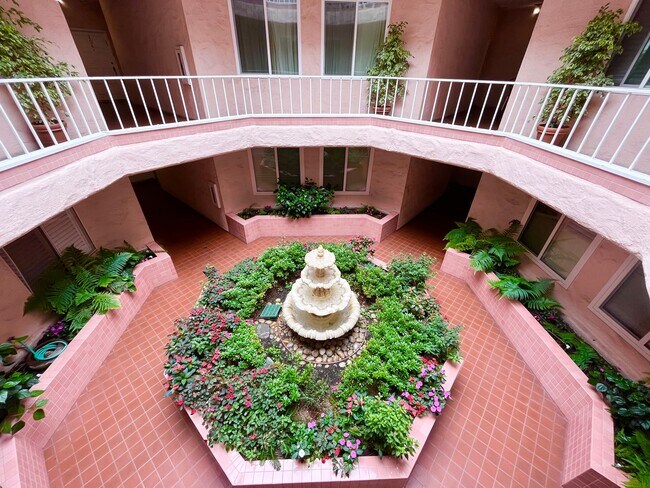 Building Photo - Located in Century City Adjacent to Beverly Hills!