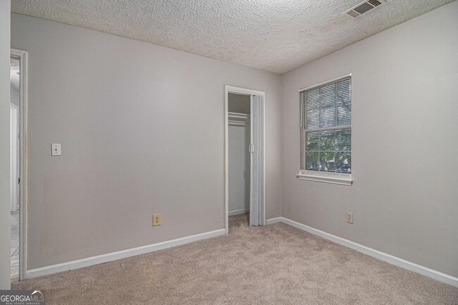 Building Photo - 5913 Summerglen Ln