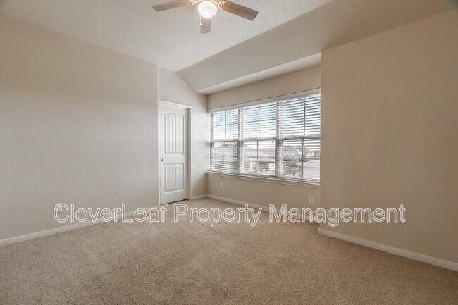 Building Photo - 5167 Top Ridge Ln