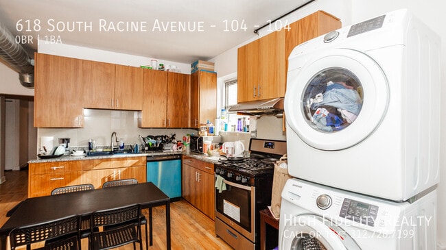 Building Photo - 618 S Racine Ave