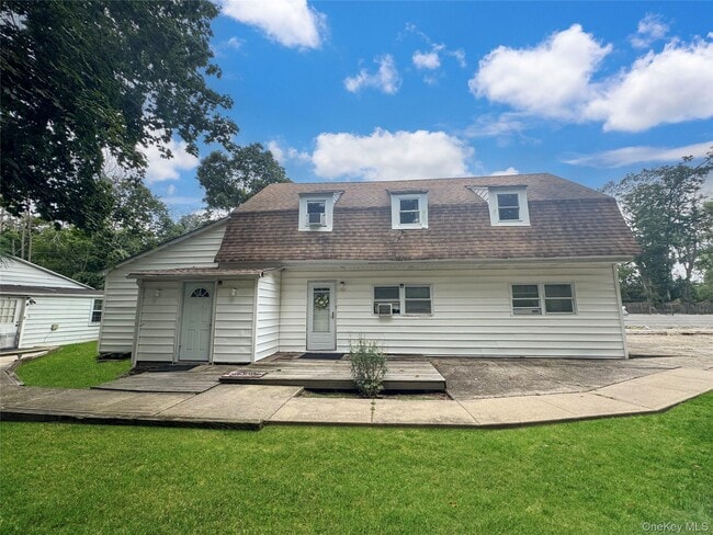 Primary Photo - 174 Mills Pond Rd