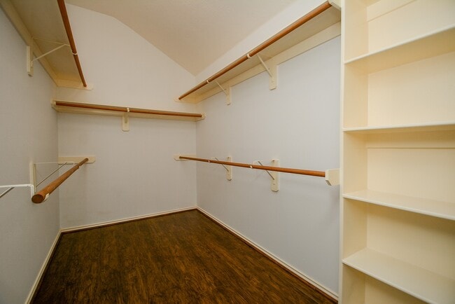 Building Photo - 24914 Oconee Dr