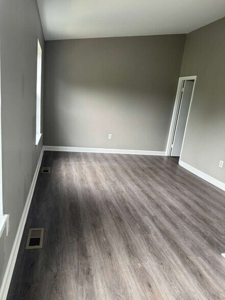 Building Photo - 10734 Castleton Way