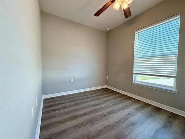 Building Photo - 1210 Ave Z SE