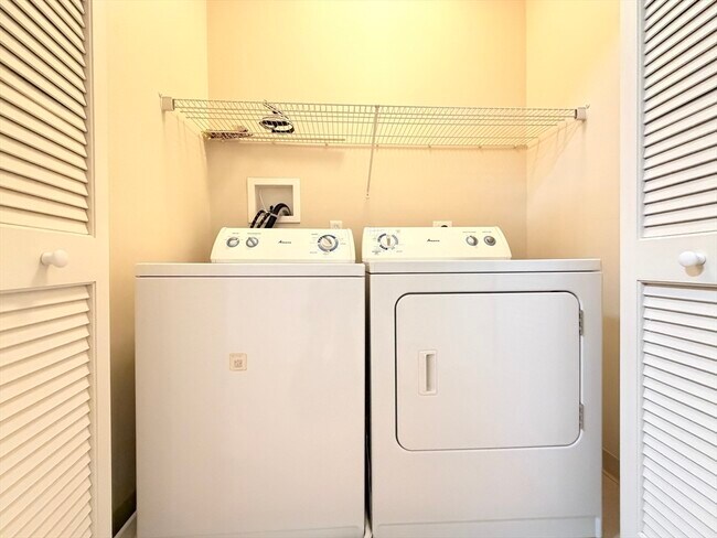 Building Photo - 59 Walpole St