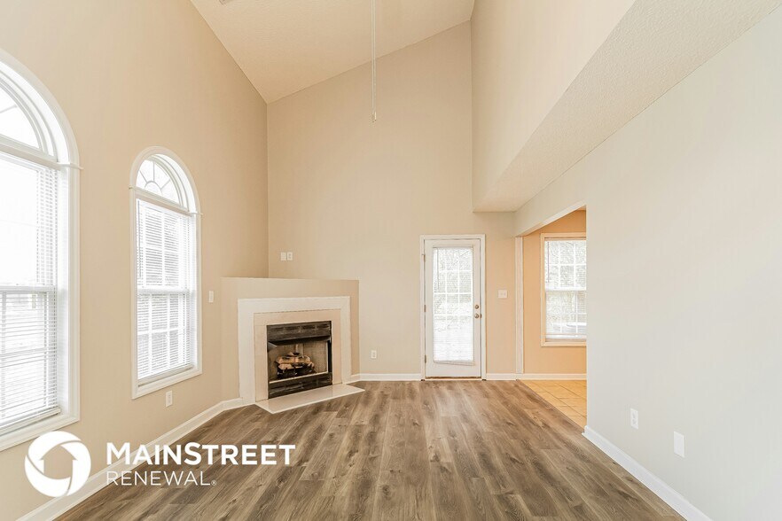 Building Photo - 2100 McKinnon Dr