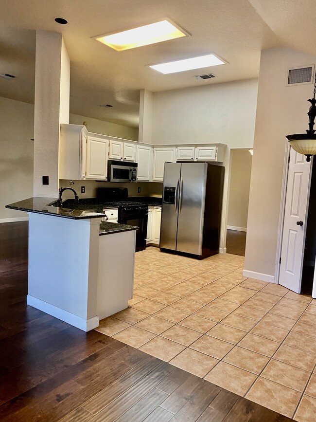 Kitchen - 12906 Legend Field Dr