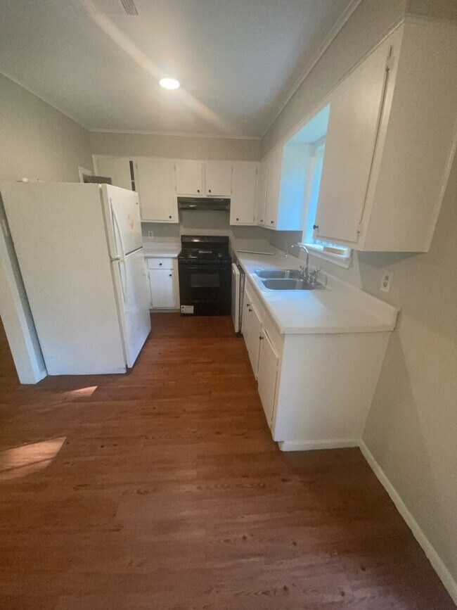 Building Photo - 327 Grover Cleveland Cir