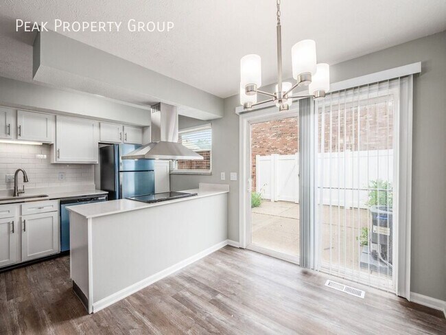 Building Photo - 1056 Westborough Dr N