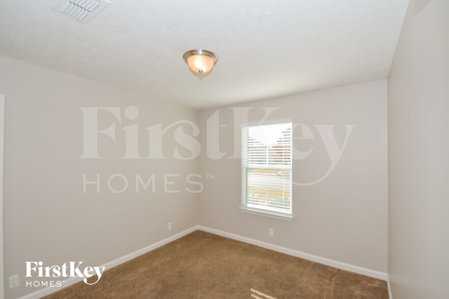 Building Photo - 1623 Alysheba Run