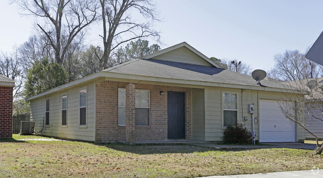 Building Photo - Scotlandville Homes