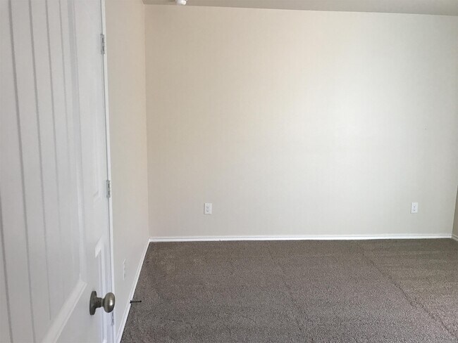 Building Photo - 1605 Wrangler Ln