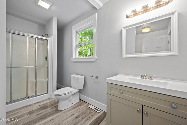 Building Photo - 99 1/2 Walworth St