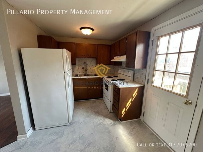 Building Photo - 130 W Howard St