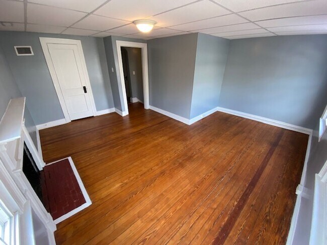 Building Photo - 326 Camden Ave