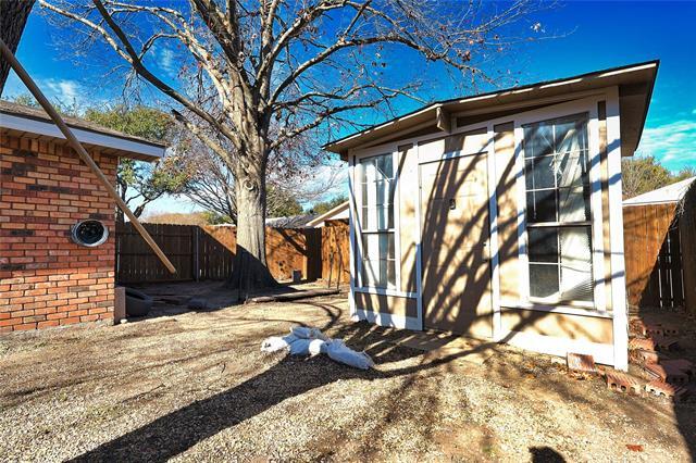 Building Photo - 921 Middle Cove Dr