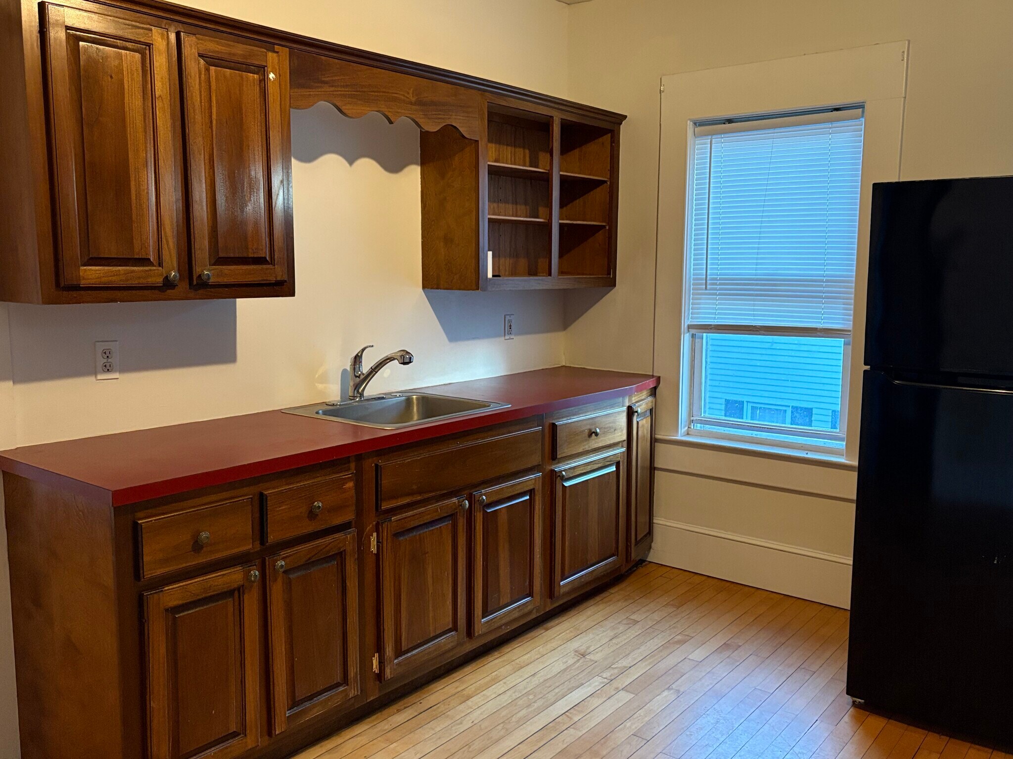 Building Photo - 86 Pleasant St