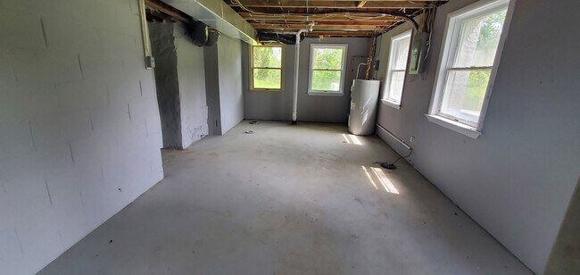 Building Photo - 29 Furnace Hill Rd