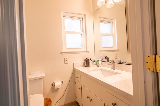 Building Photo - House for Rent in Redlands