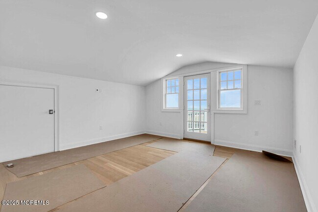 Building Photo - 102 2nd Ave