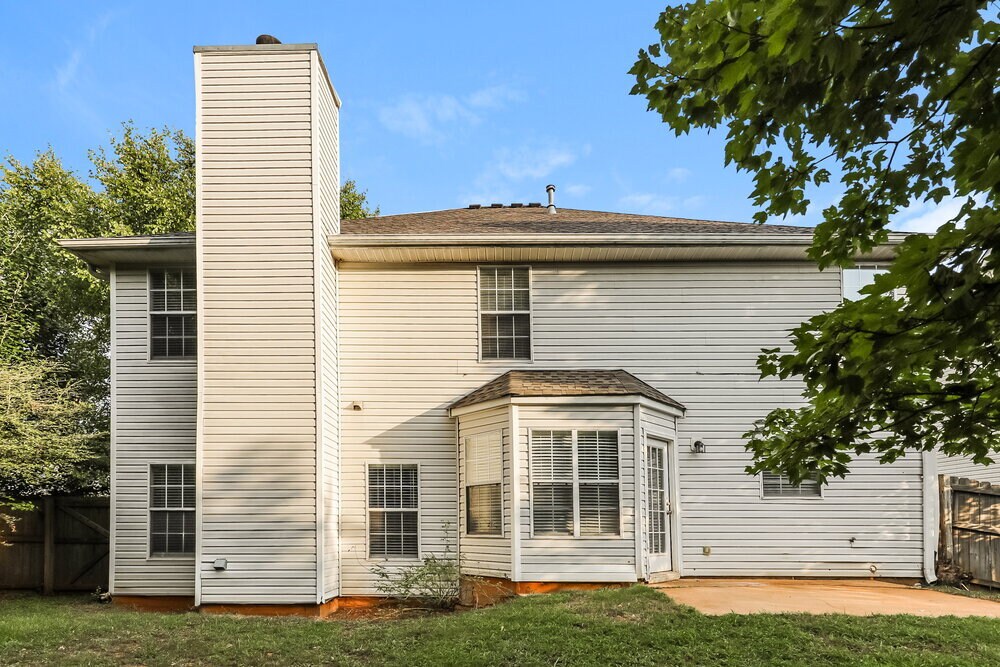 Building Photo - 550 Gardinia Dr