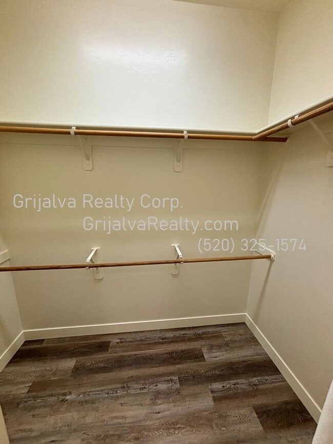 Building Photo - Beautiful 2 BD 2 BA House in the Springs i...