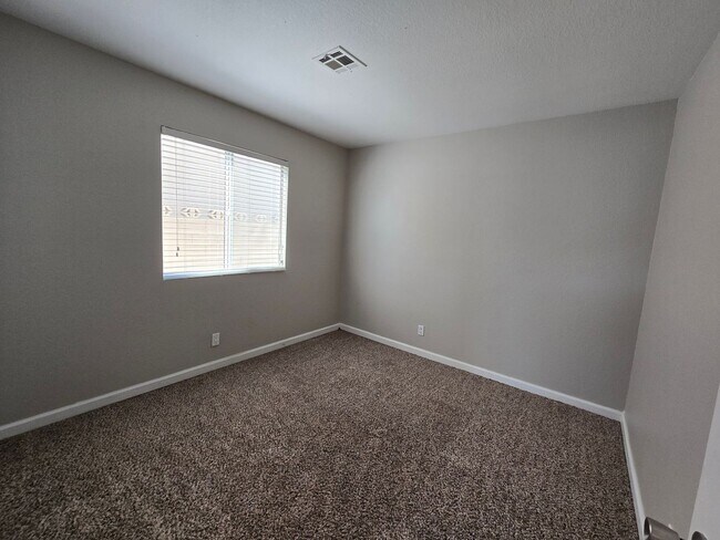 Building Photo - **Gorgeous 4-Bedroom Home in North Las Vegas!**