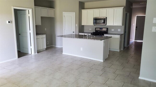 Building Photo - 22514 Busalla Trail