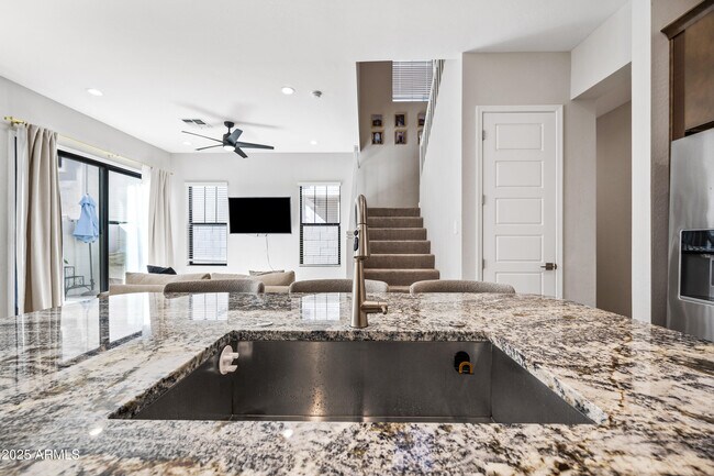 Building Photo - 4827 E Village Dr