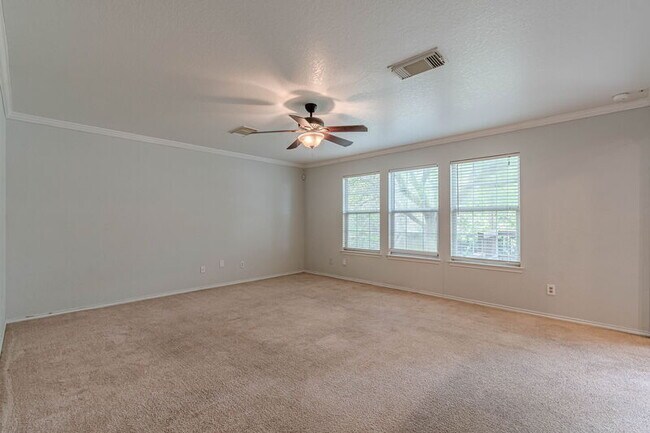 Building Photo - 164 Springtree Hollow