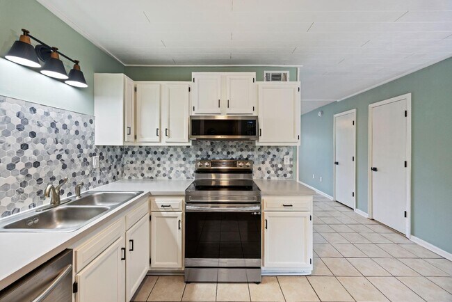 Building Photo - 1016 Monticello Dr