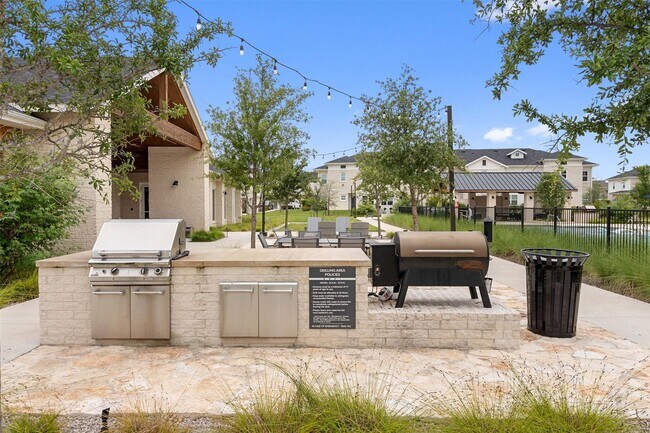 Building Photo - 1101 Halsey Dr