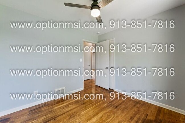 Building Photo - Near Wyandotte County Lake Park!