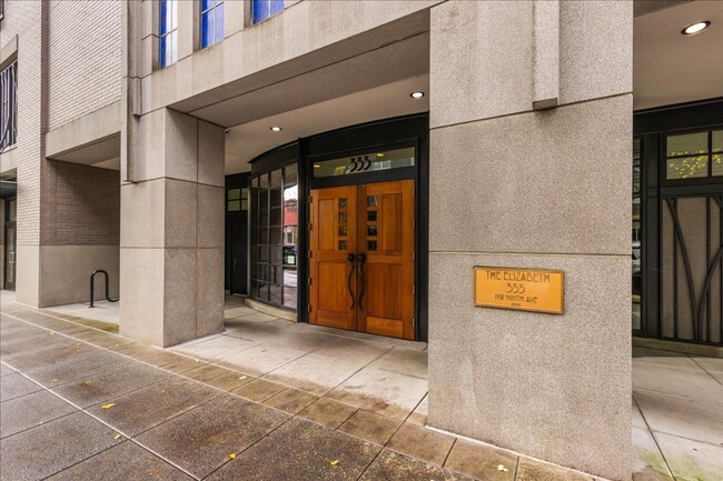 Building Photo - Modern Pearl District Condo – 1 Bedroom + 1 Bath with City Views