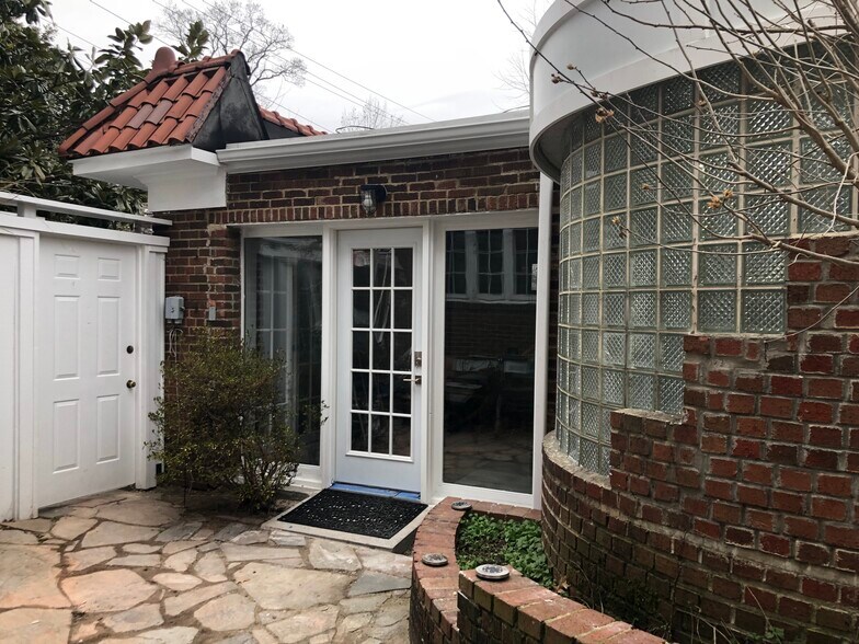 Courtyard entrance - 3830 Warren St NW