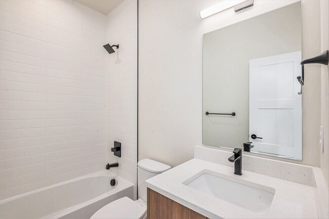 Building Photo - Brand New Townhome!  Be the First!!