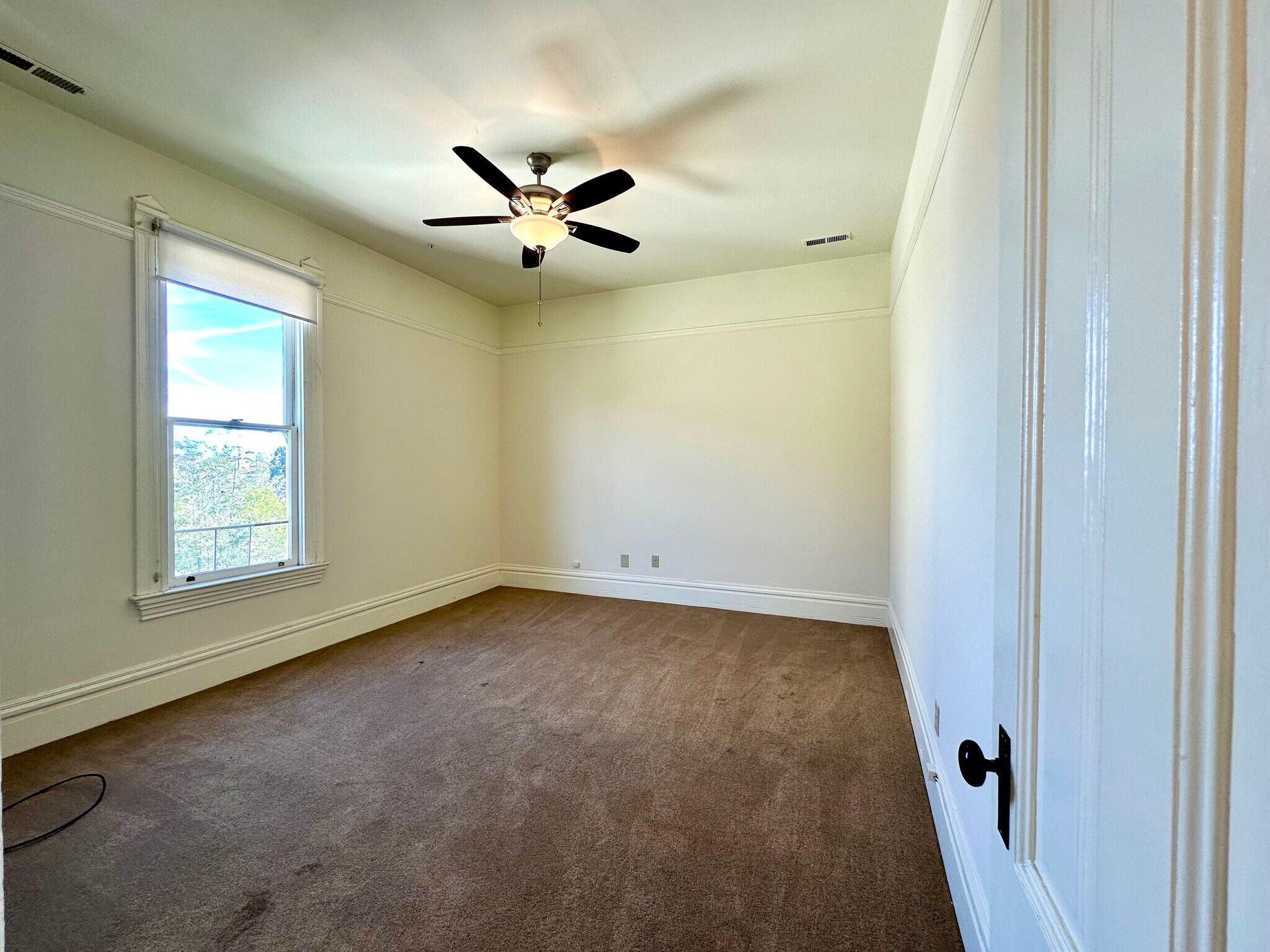 Building Photo - 817 Foothill Blvd