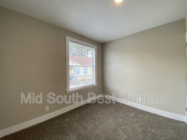 Building Photo - 808 Jane Dr