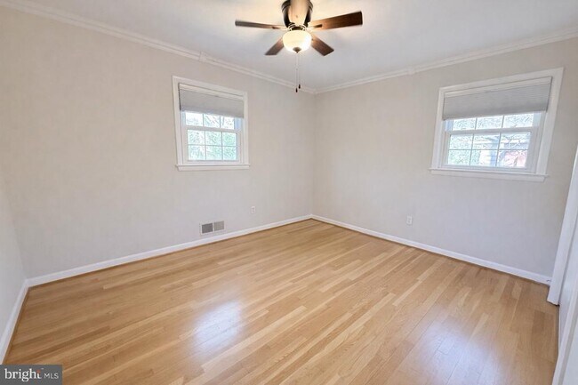 Building Photo - 6223 Loch Raven Dr