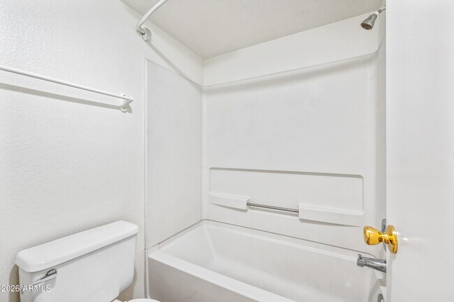 Building Photo - 10610 S 48th St